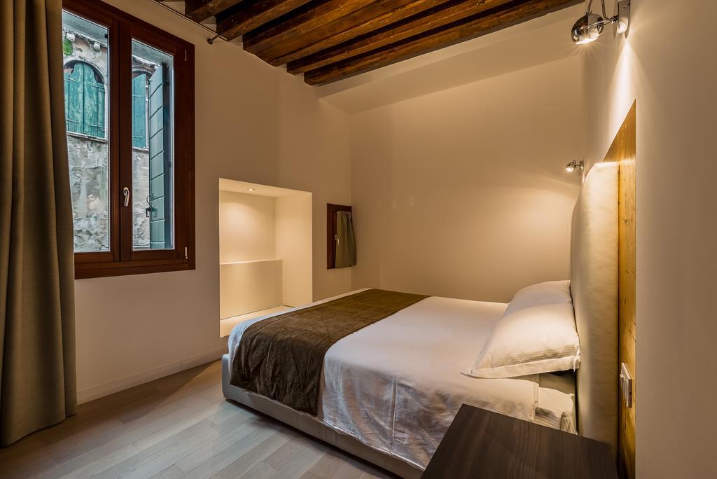Charming Palace Corte Del Teatro Apartamento *