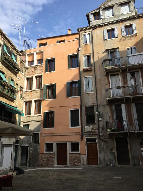 Charming Palace Corte Del Teatro Apartamento